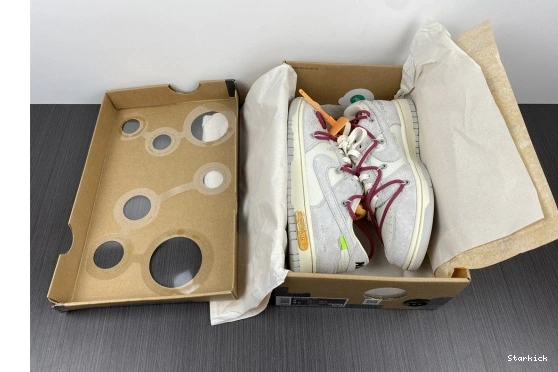 DJ0950-114 Lot Low 35 Dunk Nike O-W 0210